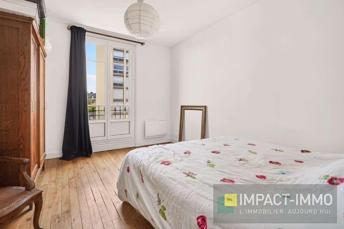 Appartement à COURBEVOIE