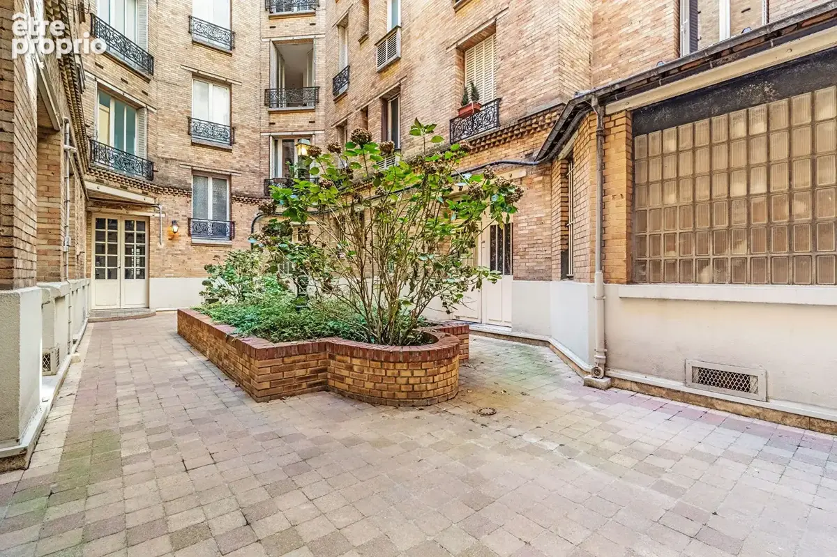 Rue de Lévis - Deux pièces - Etage élevé - Belle copropriété - photo 10