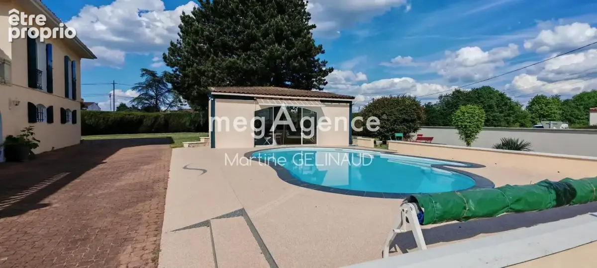 Maison 10 pièces 217 m² à vendre à Fontcouverte (17100) - photo 10