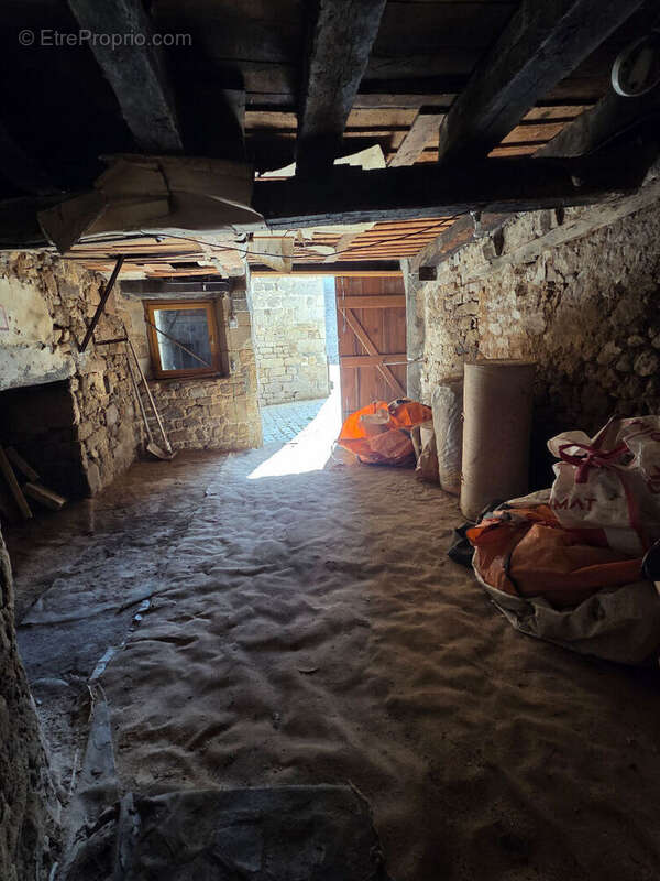 Maison à EYMOUTIERS
