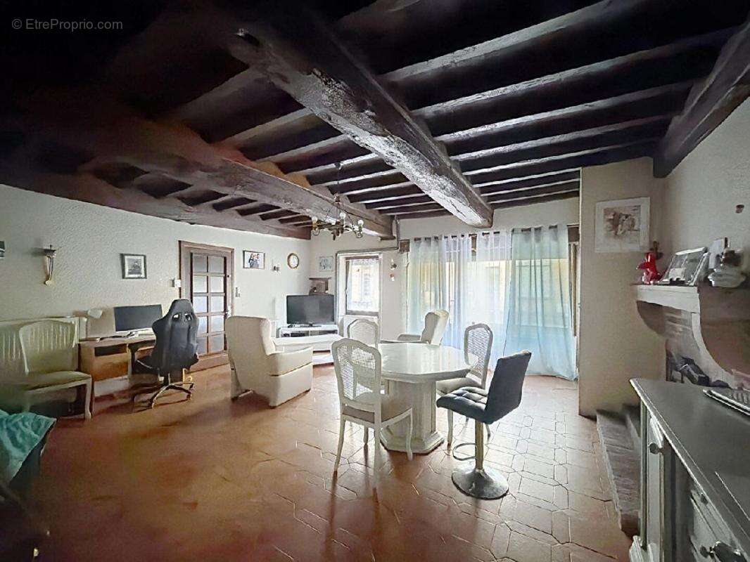 Maison 156 m² à Salornay-Sur-Guye  - photo 4