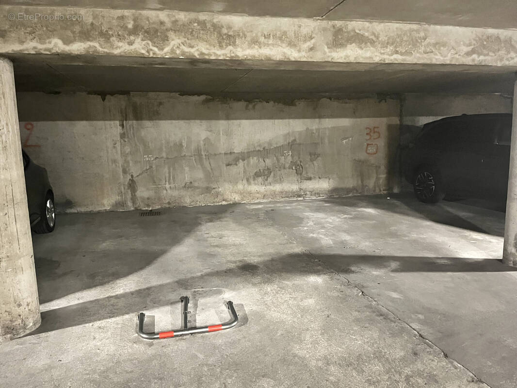 Parking à LA ROCHE-SUR-YON