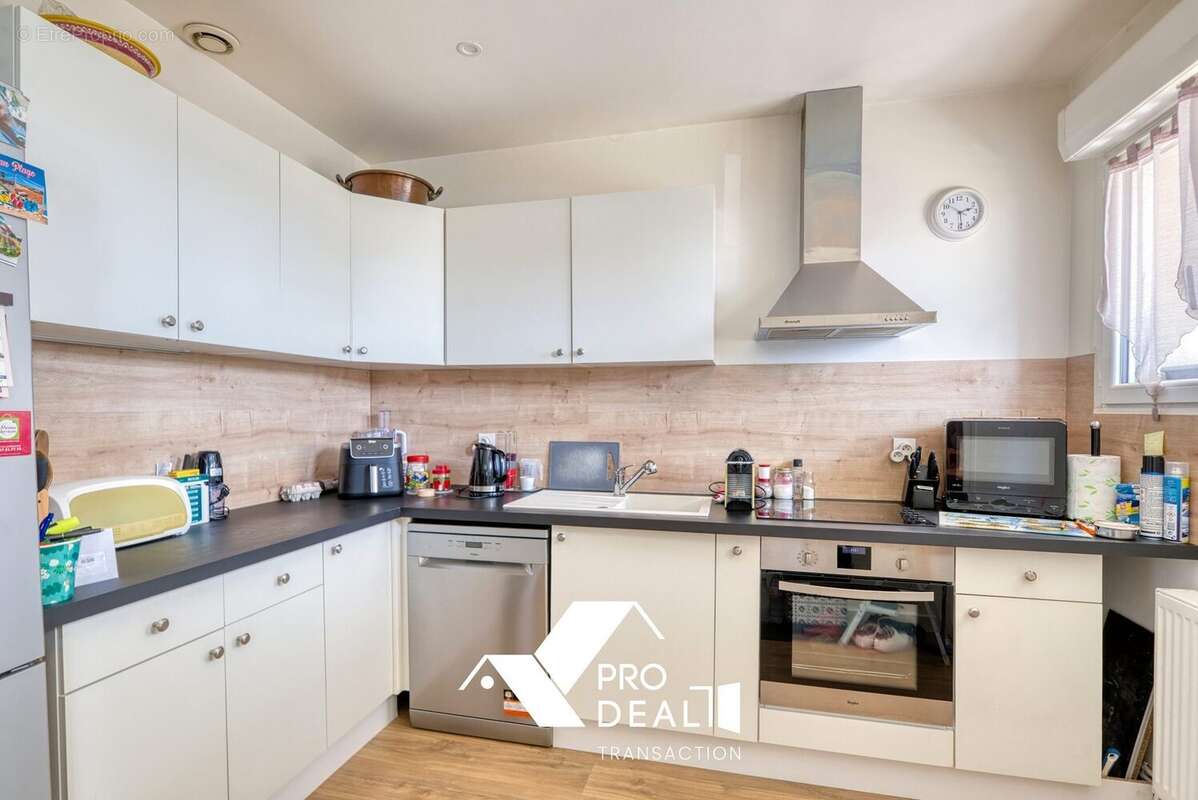 Appartement à MEYZIEU