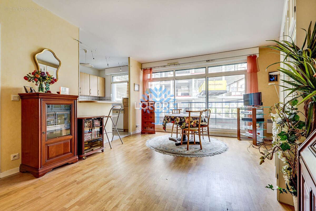 Appartement à PARIS-20E