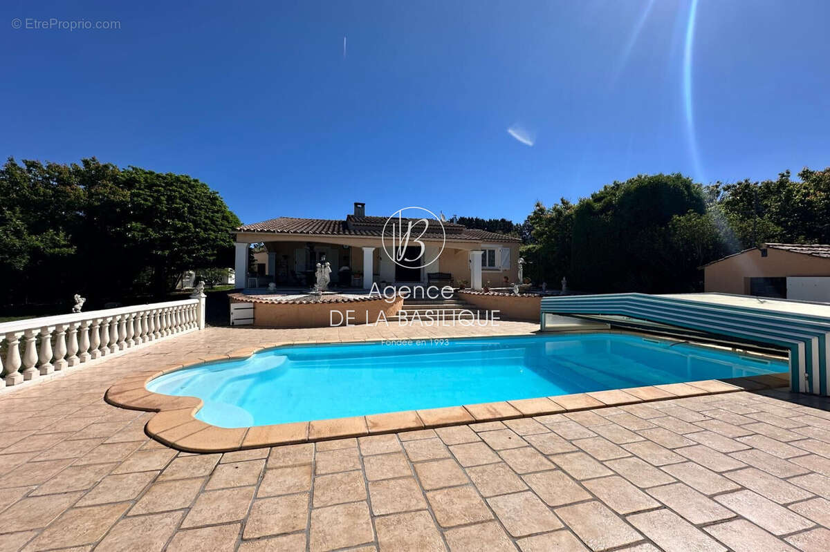 Maison à SAINT-MAXIMIN-LA-SAINTE-BAUME