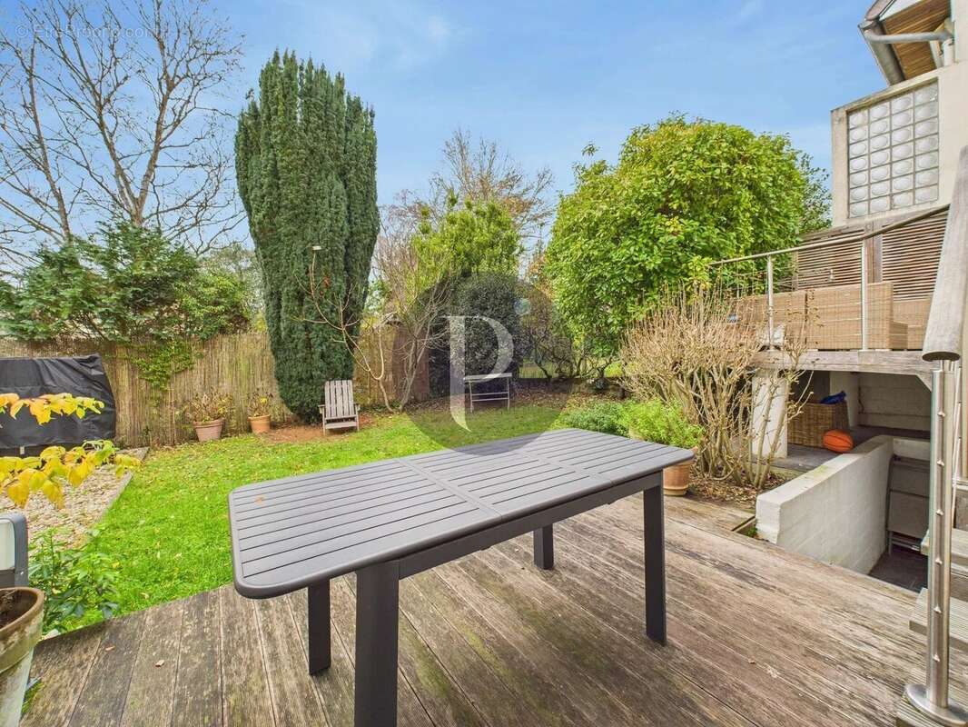 Maison à VERRIERES-LE-BUISSON