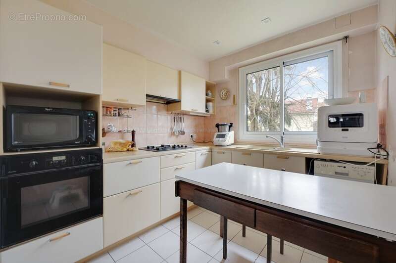 Appartement à BURES-SUR-YVETTE