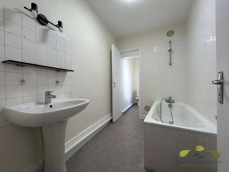 Appartement à SAINT-LEONARD-DE-NOBLAT