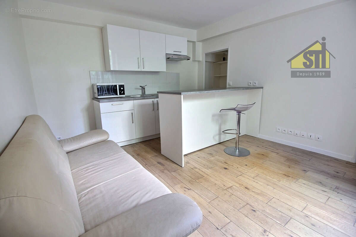 Appartement à PARIS-14E