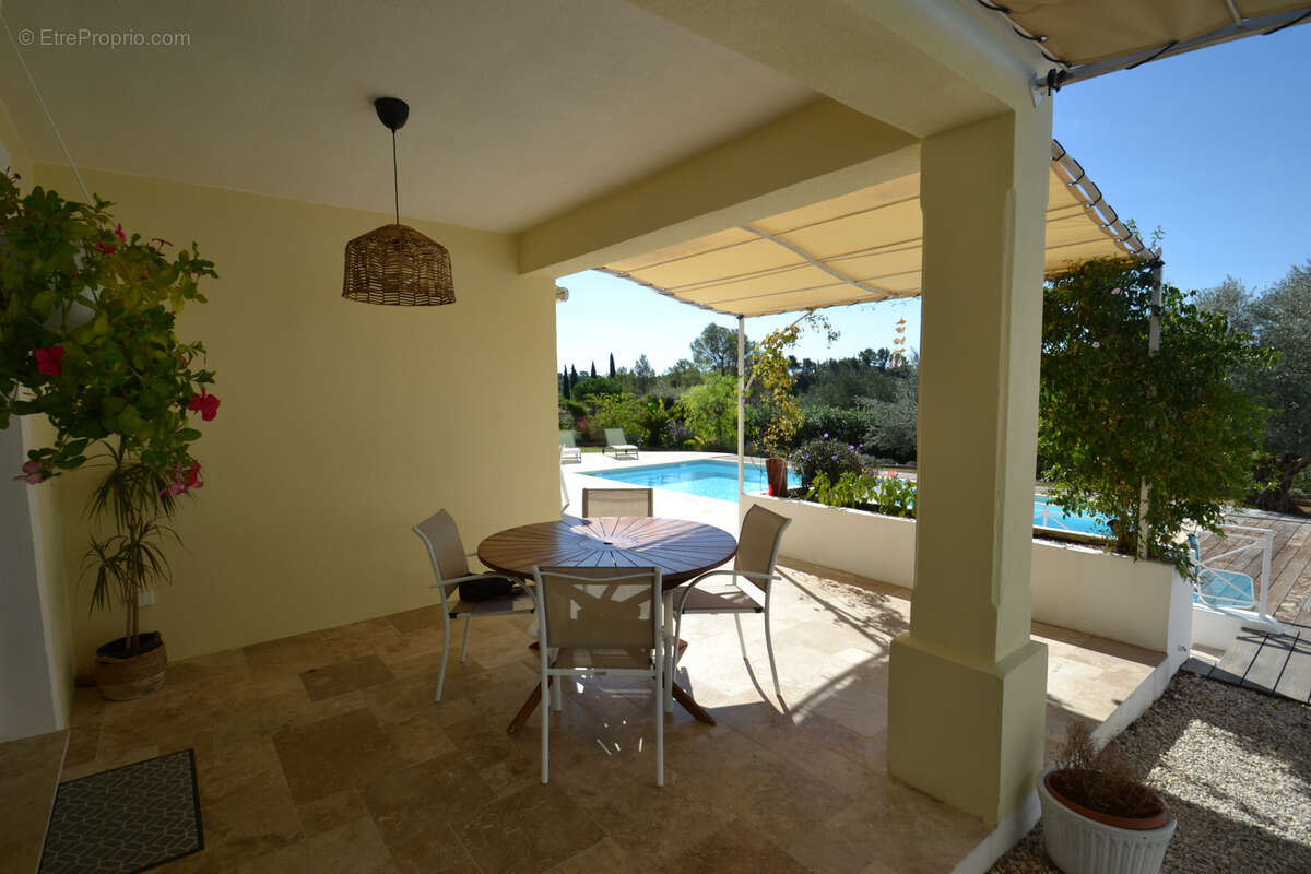 Maison à BAGNOLS-EN-FORET