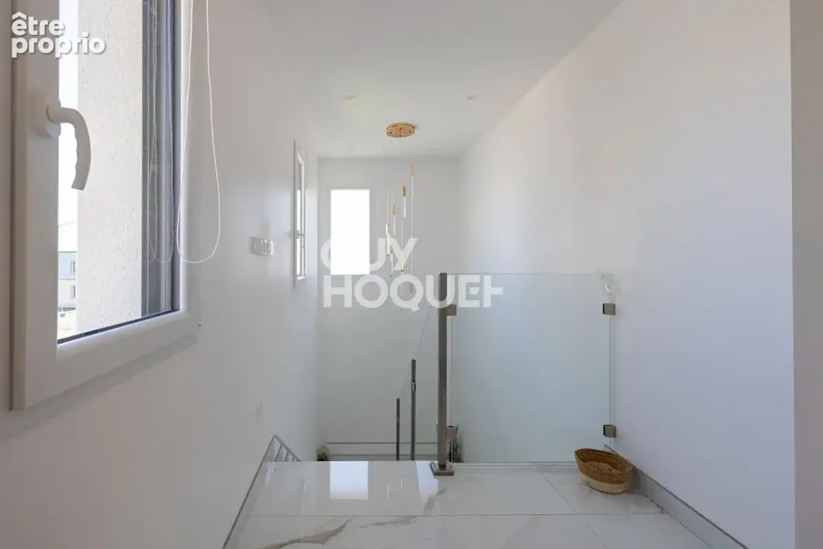 AUBIERE - Villa moderne de 150 m² avec piscine - photo 11