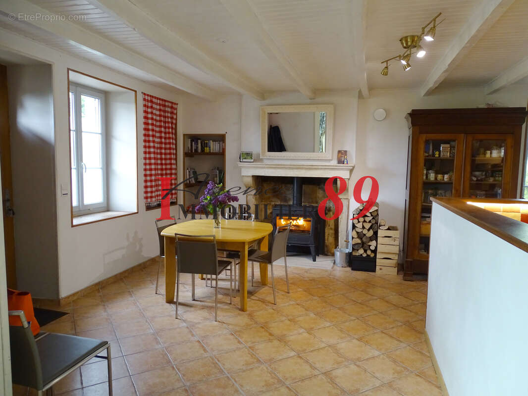 Maison à MONTIGNY-SUR-AUBE