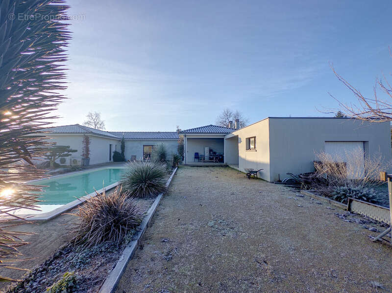 Maison à CASTELNAU-D'AUZAN