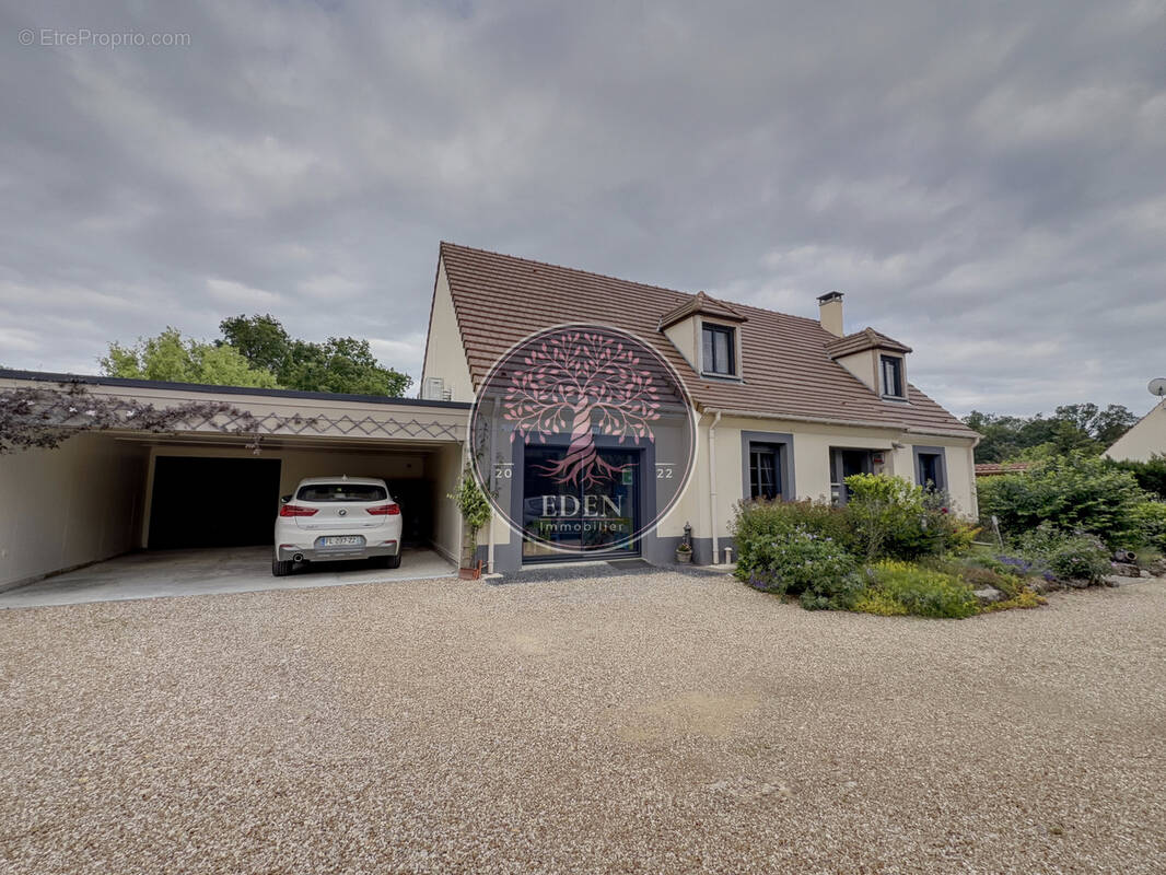 Maison à CHERISY