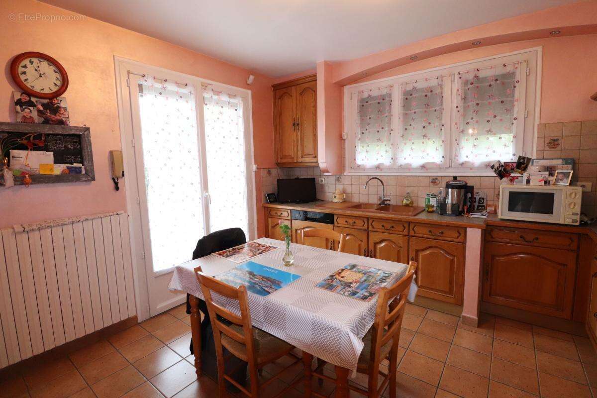 Maison à MONTAGNIEU