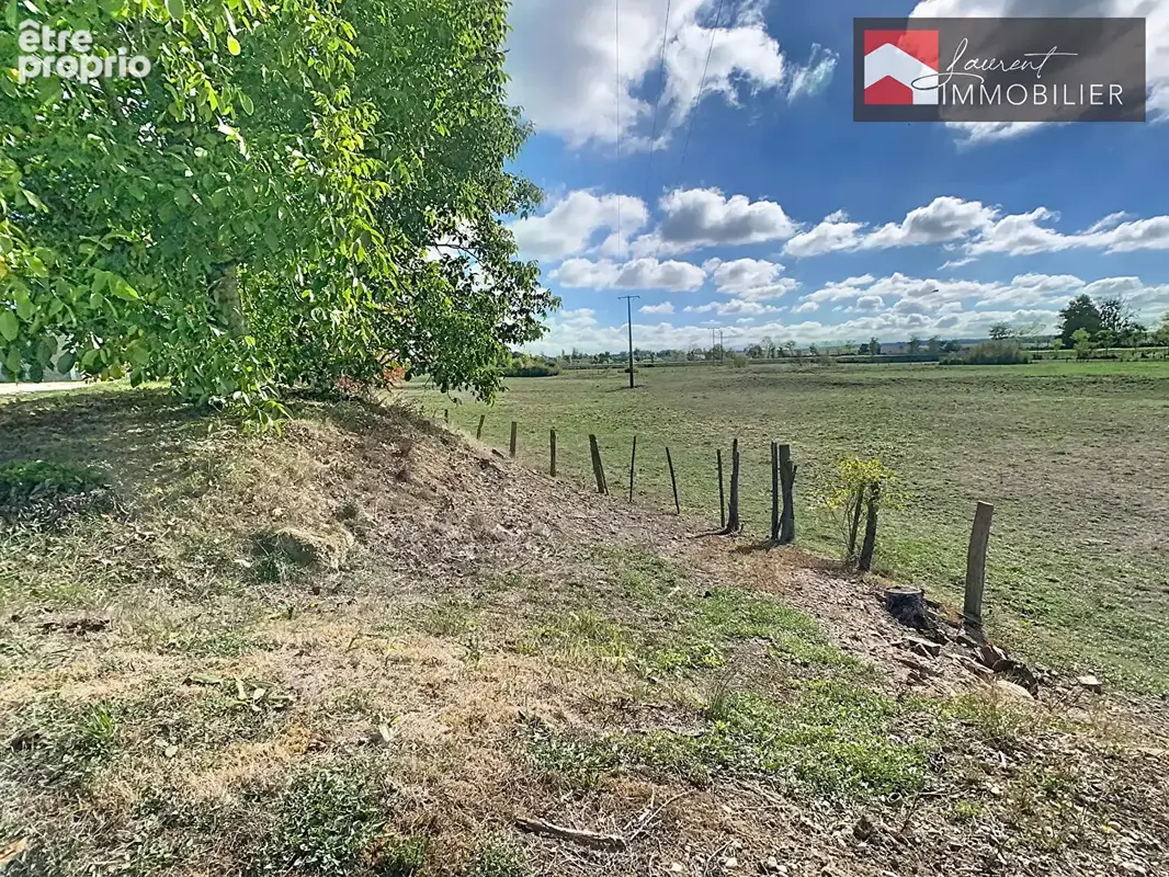 FRONTENARD à Vendre - ensemble immobilier avec 3 Hectares de terres agricoles, bâtiment d'exploitation et deux habitations. - photo 11