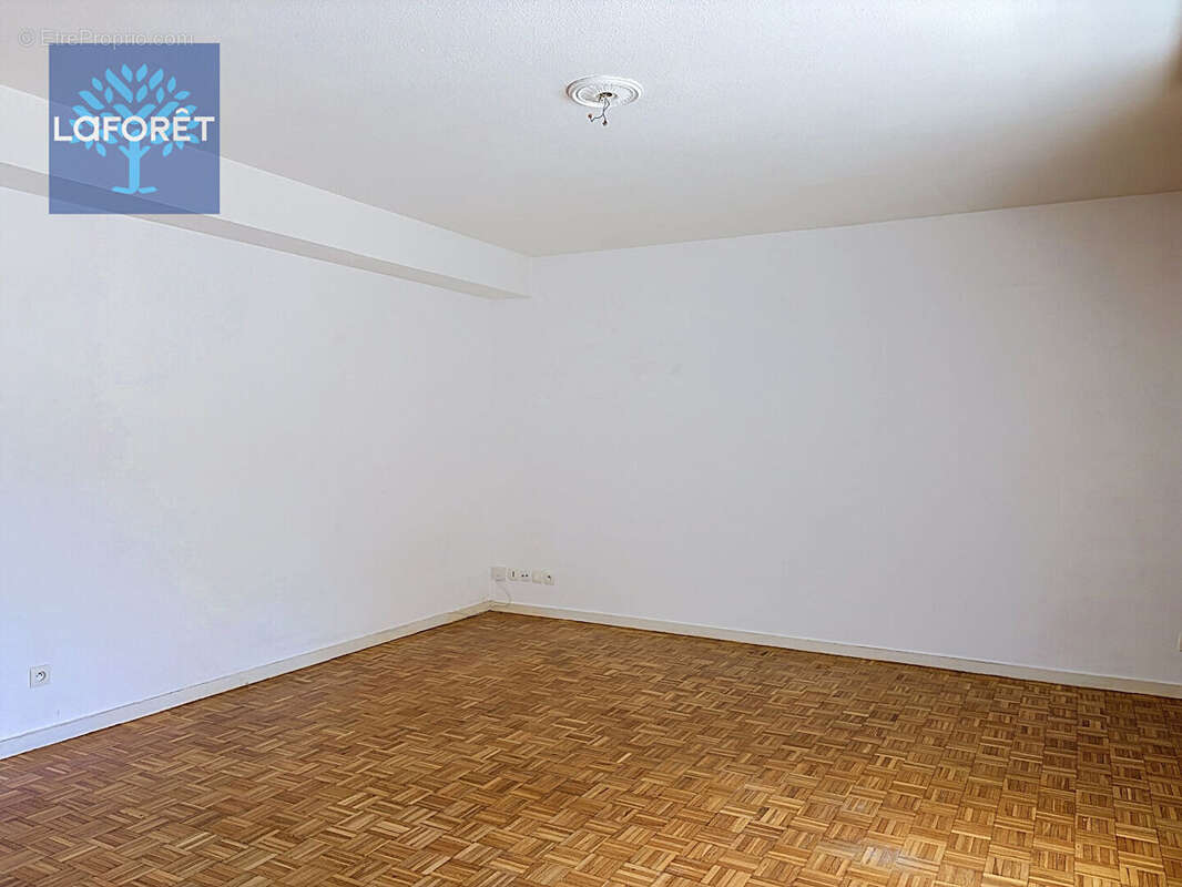 Appartement à SAINT-GENIS-LAVAL