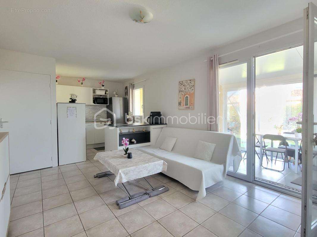 Pavillon T3 de 54 M² + 15 m² de vérenda + grand jardin dans une résidence sécurisée avec pisicine, entre Colombiers et Béziers - photo 4