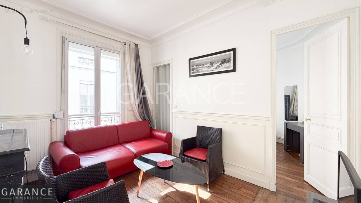 Appartement à PARIS-14E