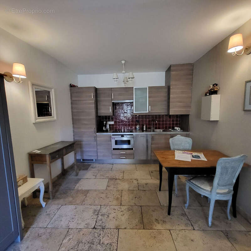 Appartement à L'ISLE-SUR-LA-SORGUE