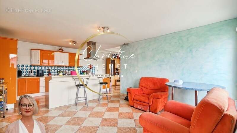 Maison à SAINT-LAURENT-D'AIGOUZE