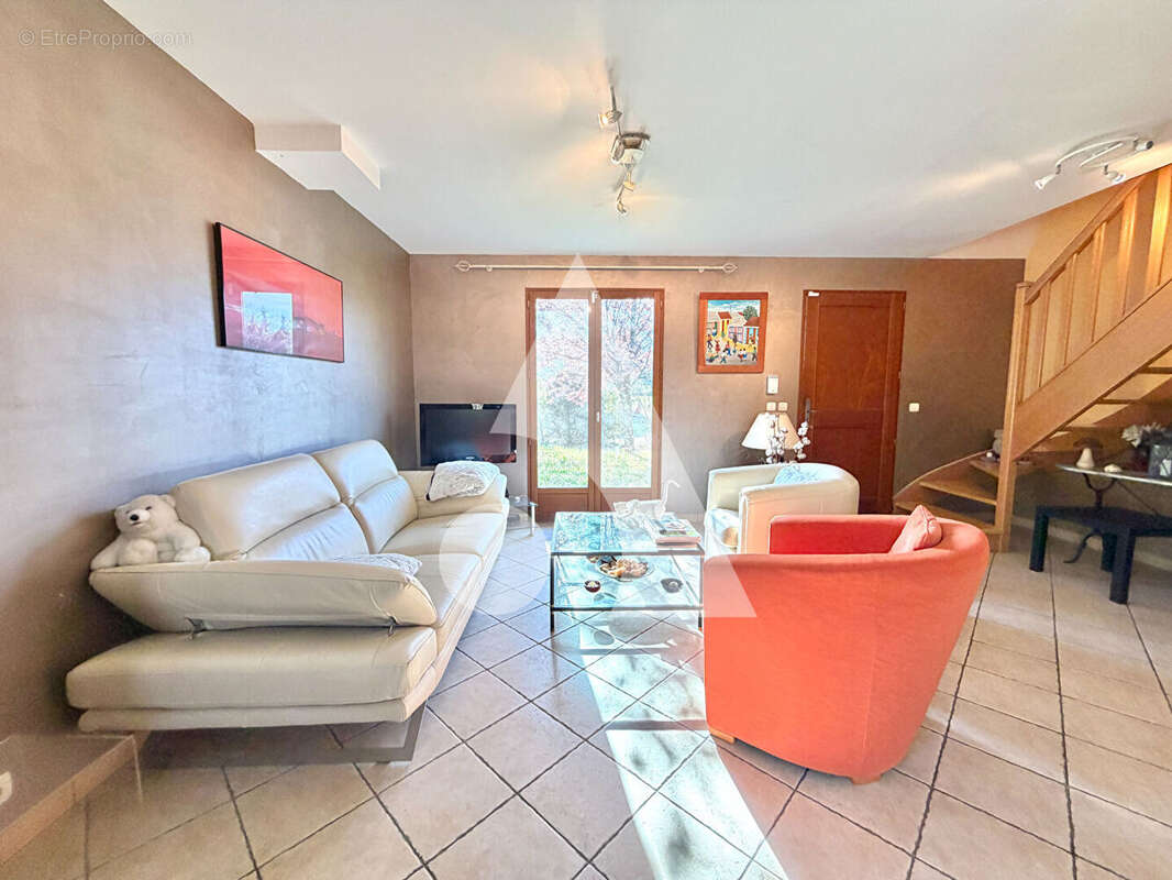 Maison à BRISON-SAINT-INNOCENT