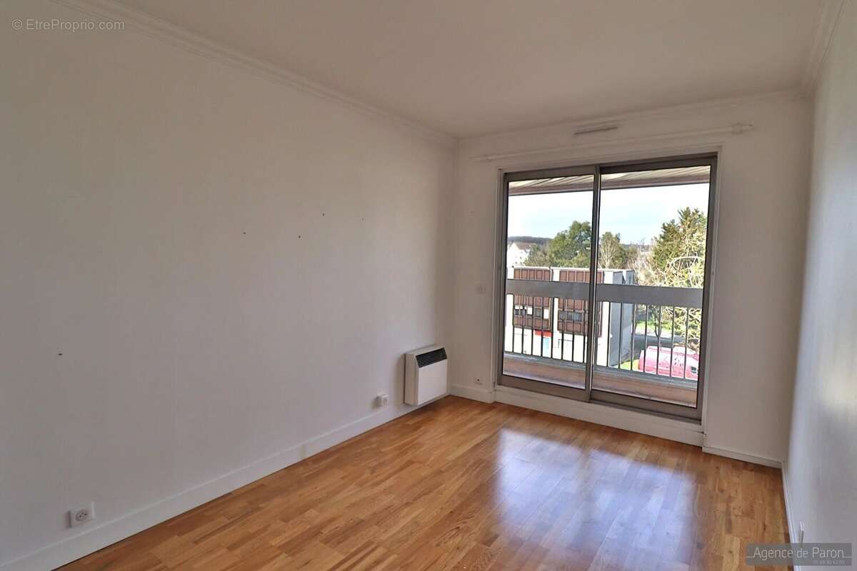 Appartement à VERRIERES-LE-BUISSON