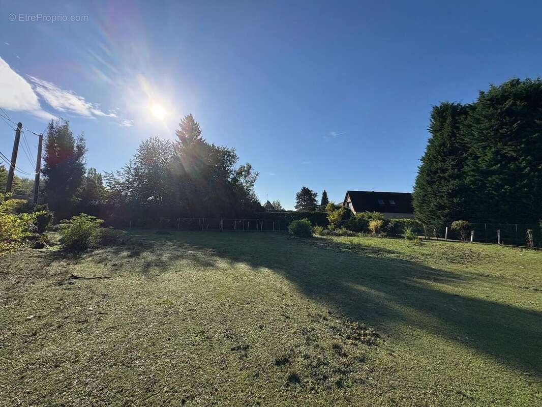 Terrain à FONTAINE-SOUS-JOUY