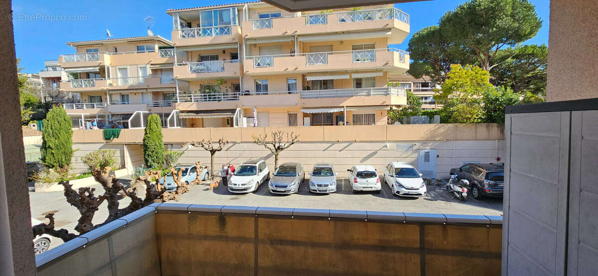 Appartement à VALLAURIS
