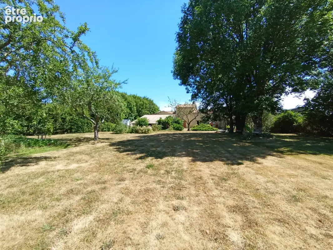 Saivres (79) à vendre – maison de caractère en pleine campagne 195 m² -6p- 3249 m² de terrain arboré - photo 12