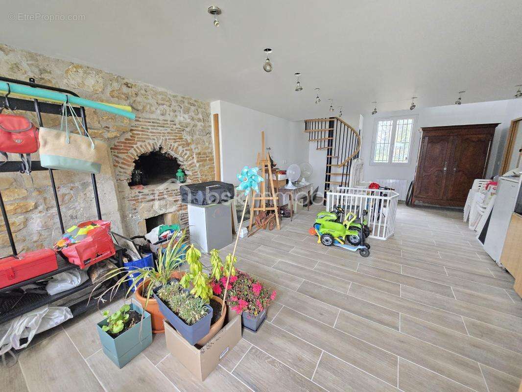 Maison à SAINT-MARTIN-DES-CHAMPS