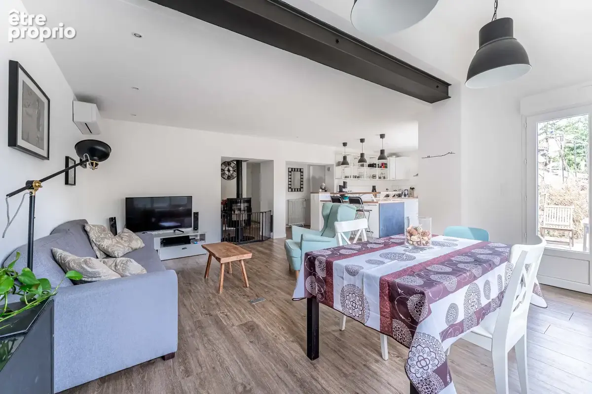 Maison de Village - 165m2, 6 pièces - St Romain au Mt D'Or - photo 4