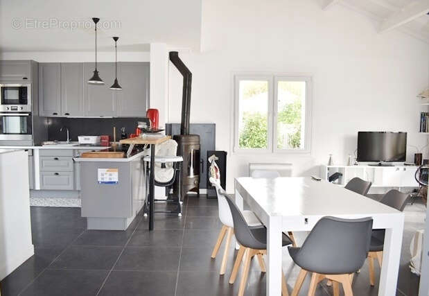 Maison à LA BREE-LES-BAINS