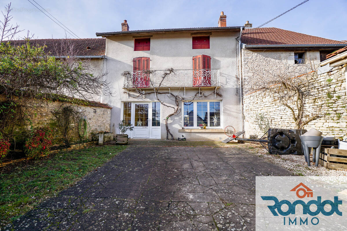Maison à BOURBERAIN