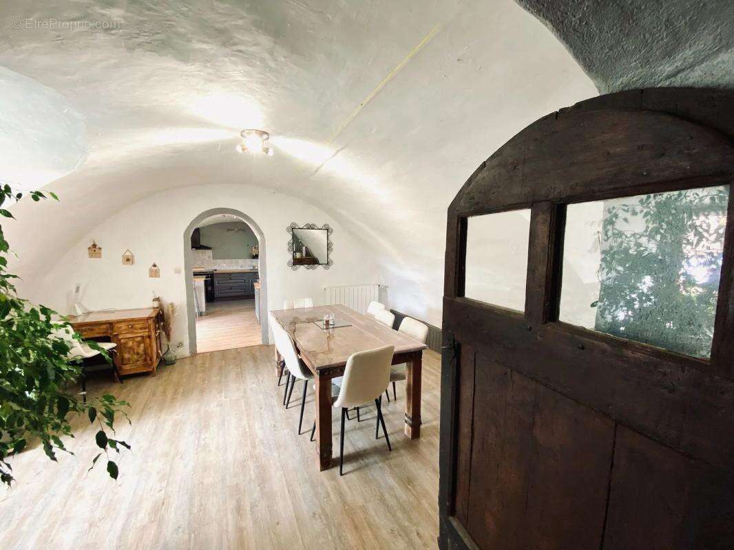 Maison à SAINT-BEAUZELY