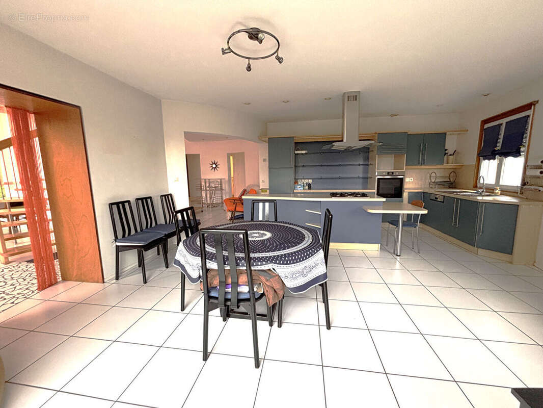 Maison à NUEIL-SUR-LAYON