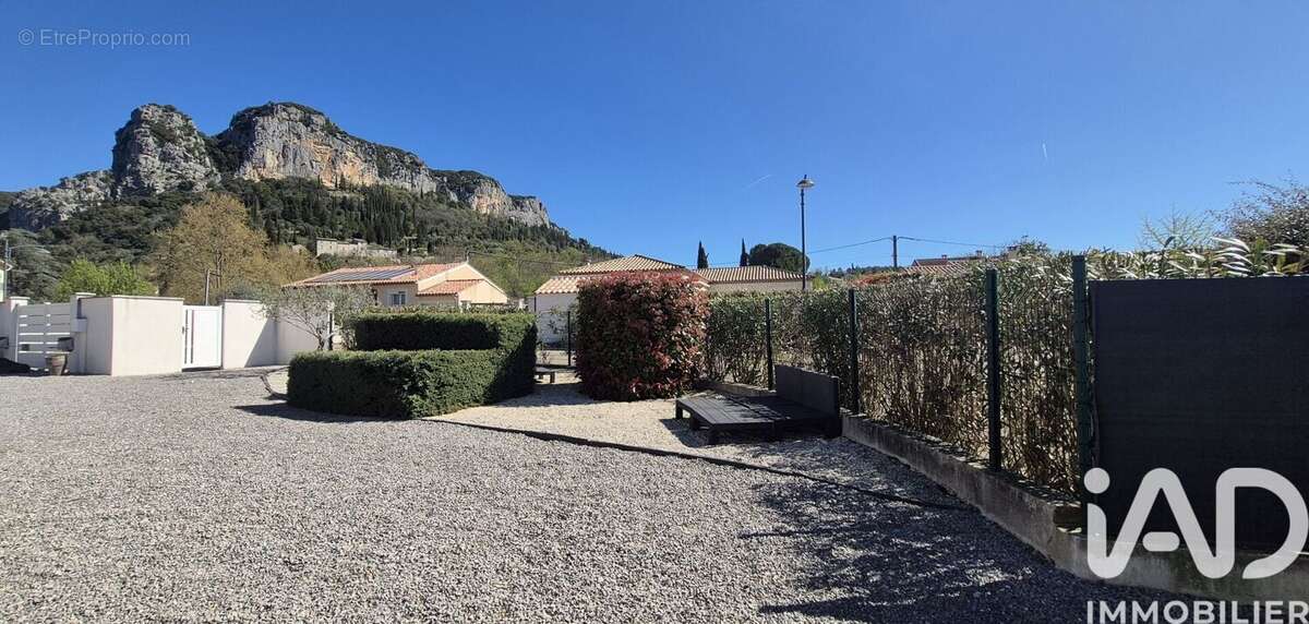 Maison 136 m² à Saint-Bauzille-De-Putois  - photo 2