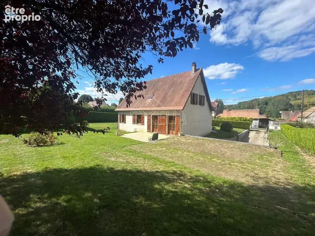 Maison T7 de 158 m² sur terrain plat de 1400 m² avec double garage et carport à Blaru - photo 4