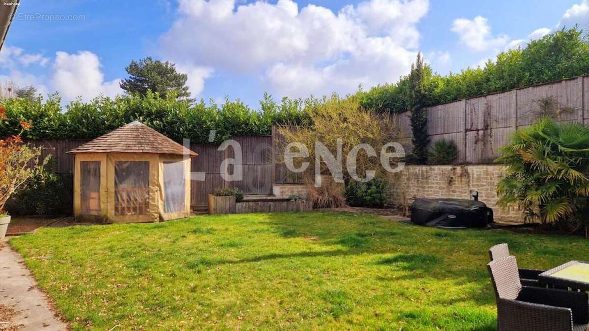 Maison à CLAYE-SOUILLY