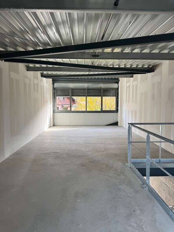 EXCLUSIVITÉ : Cellules d’Activités – Spécial Artisan & Décolletage 115m²  à vendre BONNEVILLE (74) - photo 2