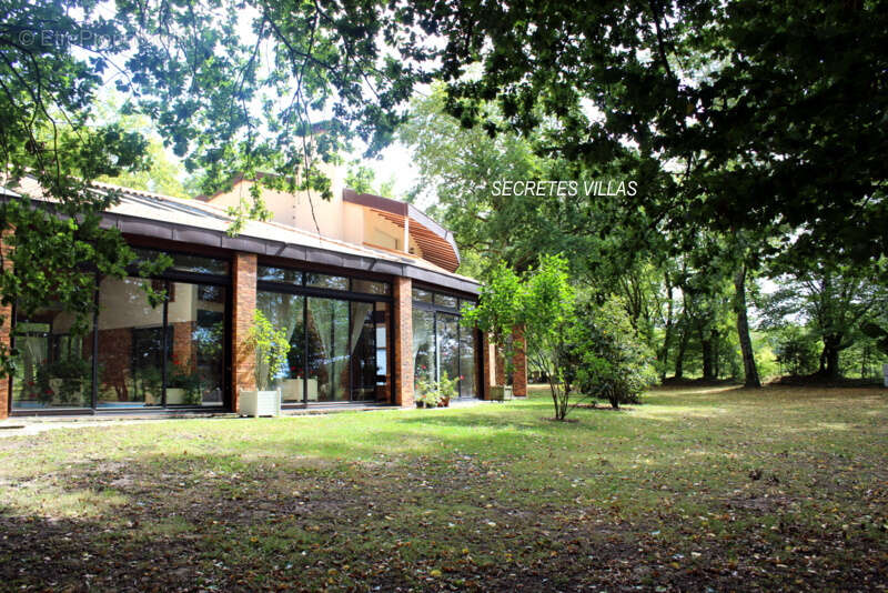 Maison à FARGUES-SAINT-HILAIRE