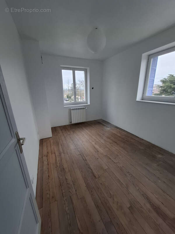 Appartement à BOURG-DE-PEAGE