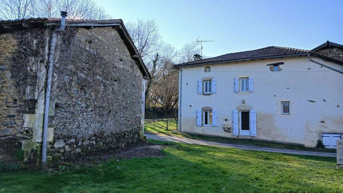 Maison à CHASSENEUIL-SUR-BONNIEURE