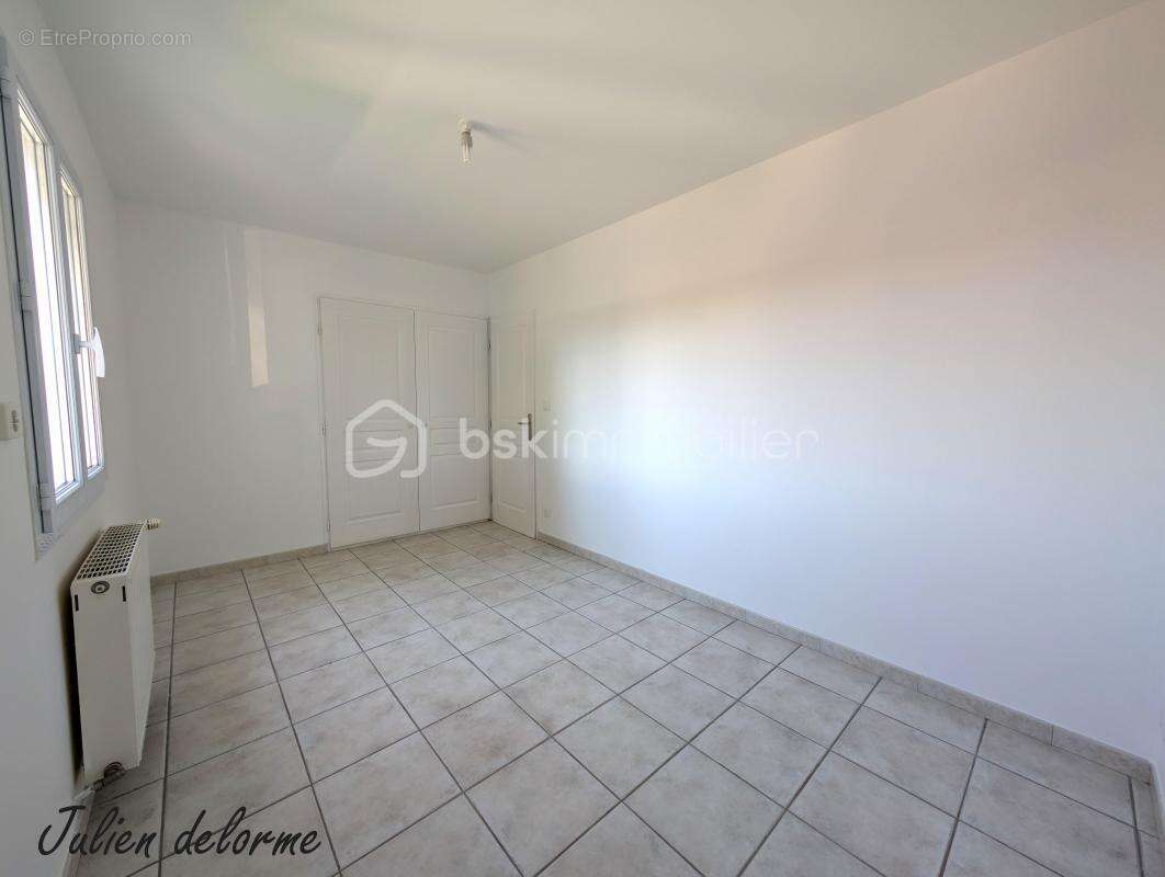 Maison à MONTELIMAR