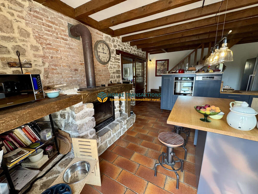 Maison 205 m² à Quers  - photo 5