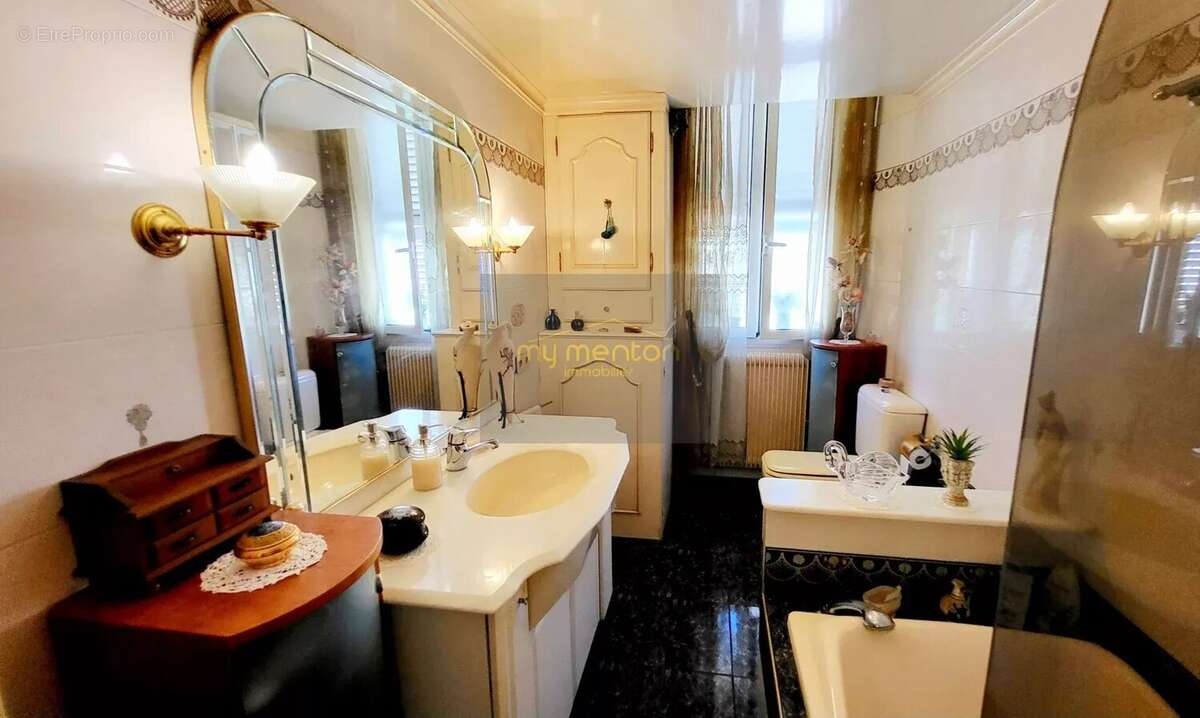 Appartement à MENTON