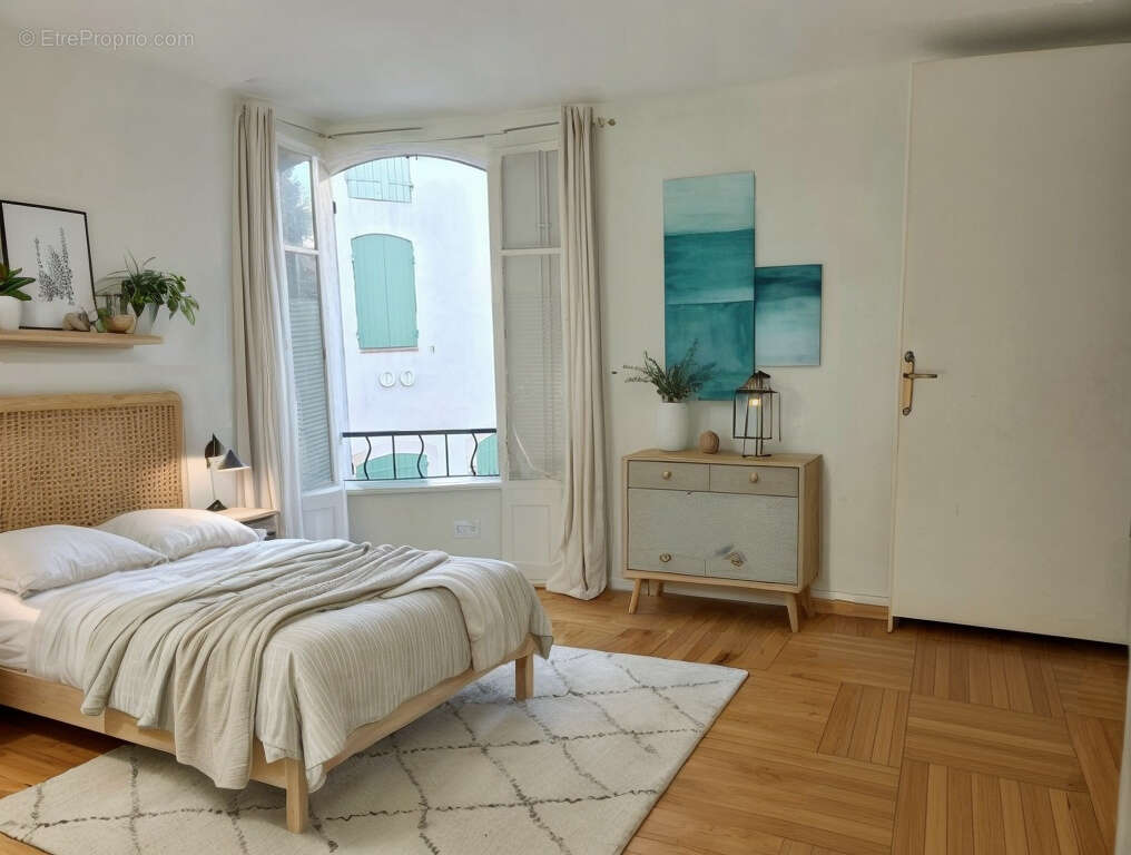 Maison à SAINT-MITRE-LES-REMPARTS