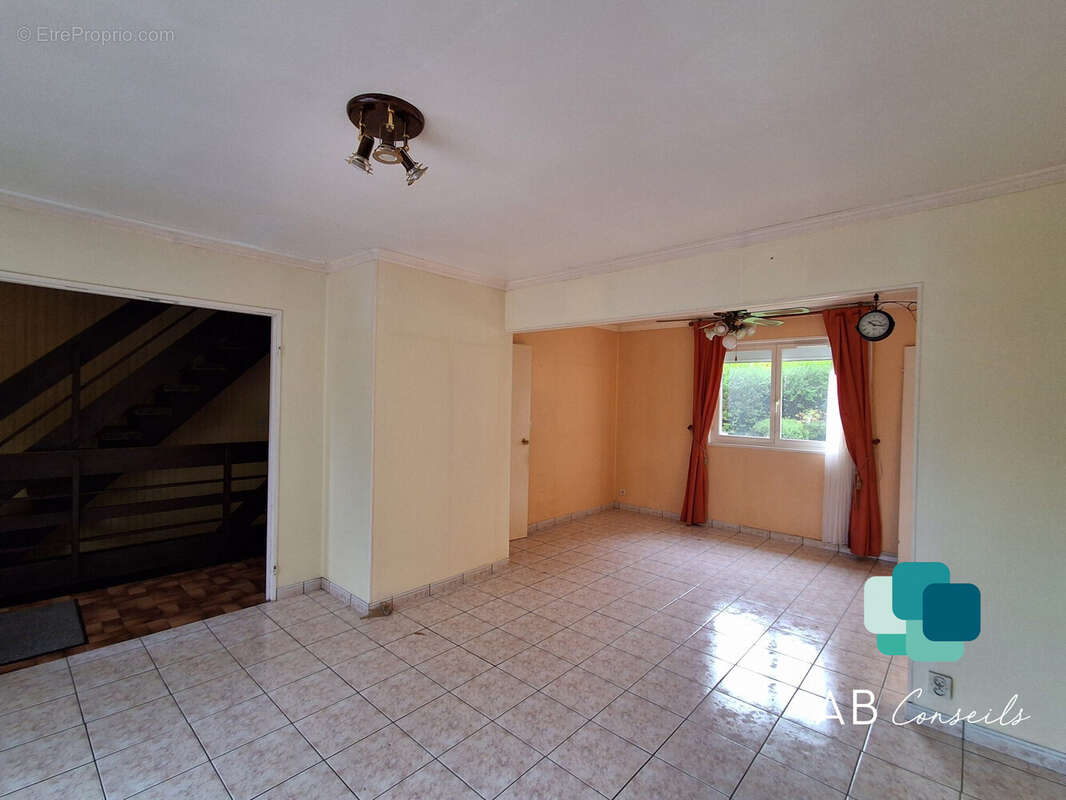 Maison à SAINT-LEGER-DU-BOURG-DENIS