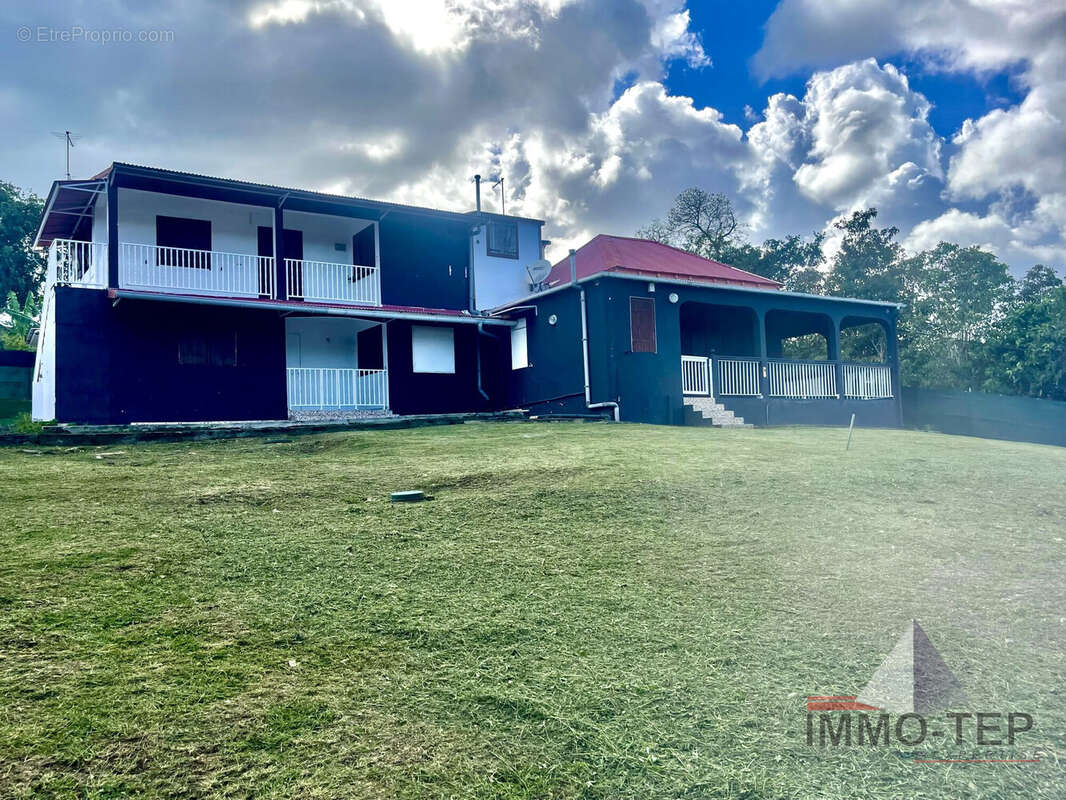 Maison mitoyenne d'une surface habitable de 150M2 - Maison à SAINTE-ANNE