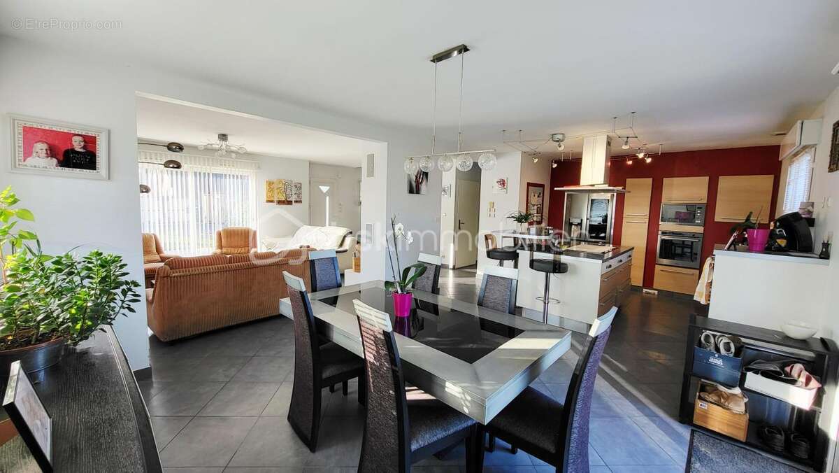 Maison à WARMERIVILLE